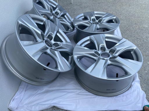 【大幅値下げ】RAV4X 未使用純正アルミホイール 17インチ