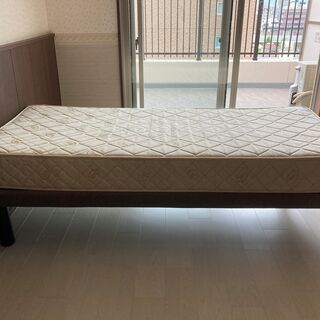 シングルベッド★防虫マットレス付！サータ社。高さも有り収納に便利★￥7,000!!の画像