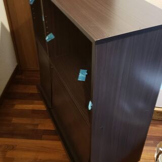 本棚 ディスプレイラック フラップ扉付 No.1の画像