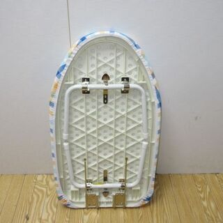jtp-0442　アイロン台　チェック柄　舟型　折りたたみ　アイロンボード 　しわ　シワ　シャツ　ワイシャツ　しわ伸ばし　脚付き　衣類　服　華やか　かわいいの画像