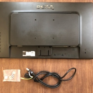 24インチ　モニター　BENQ GL2460 壁掛け