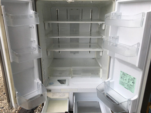 ダークブラウンの三菱6ドア冷蔵庫415L
