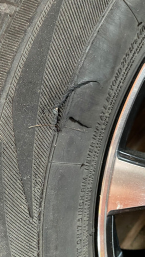 タイヤ　225/65R17