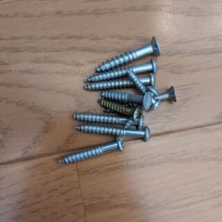 錆びた釘　ネジの画像