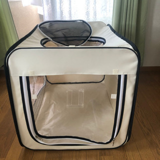 10日程使用しました。 綺麗に掃除しています。 収納袋あります。  ペット用酸素室 ペットオキシホテル スクエア Mサイズ 60×90×60cmの画像