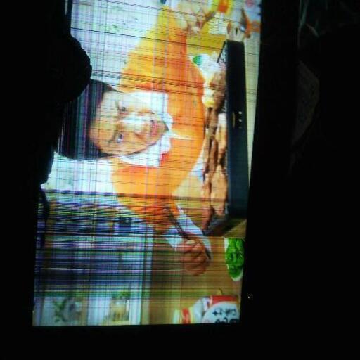 パナソニック42型液晶テレビ　画面割れ