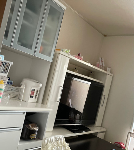 【定価20万以上】食器棚・テレビ台・テレビ　まとめて価格です！