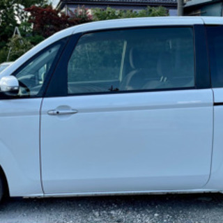 トヨタスペード平成25年6月1万4千km  車検2年付き税込40万円の画像