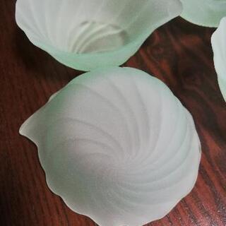 値下げ！新品未使用 ミントブルー貝殻小皿5枚の画像