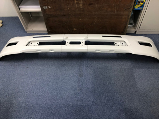 いすゞ　フォワード　フロントバンパー　ワイド