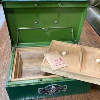 【アンティーク雑貨】【昭和レトロ】　TOHO 手提げ金庫　緑色　☆鍵付き☆の画像