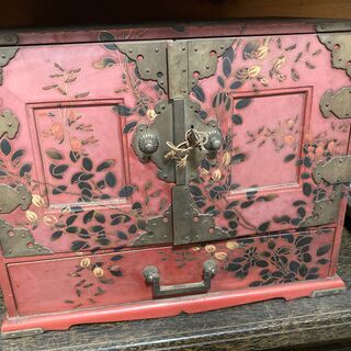 【アンティーク】【レトロ】赤漆？の小物入れ