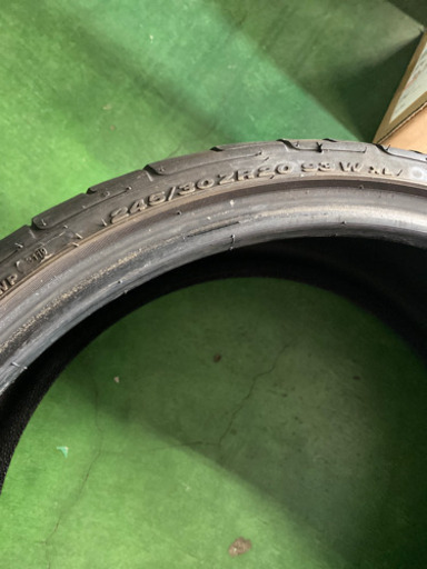245/30r20