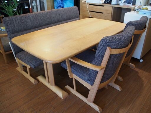 【中古品】飛騨産業　キツツキ　ダイニング4点セット　テーブル＆ベンチ＆チェア2脚