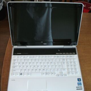 Core i7 Memory8GB SSD240GBのハイスペックノートPCの画像