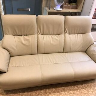 ソファー差し上げます。