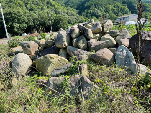 庭石オブジェ花壇