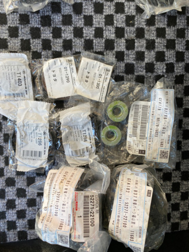 決まりました。１００系　チェイサー　部品