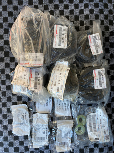 決まりました。１００系　チェイサー　部品