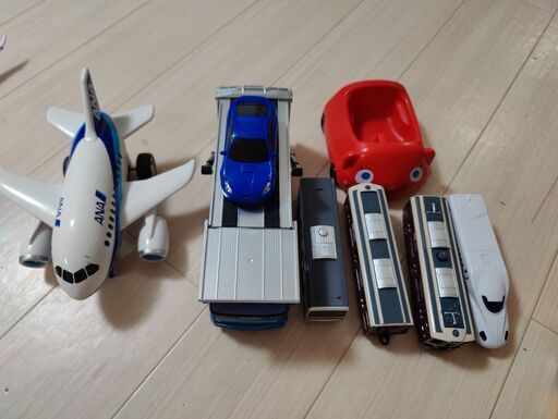 おもちゃ色々　車　飛行機　トートトラック　カーキャリア