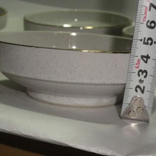 綺麗な絵柄の皿　　５枚の画像