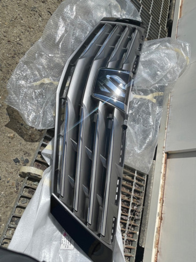 20アルファード純正フロントグリル