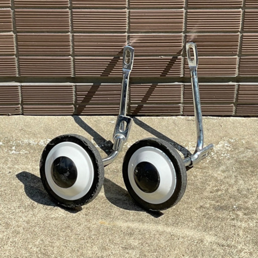 【お取引先決まりました】子供用 自転車 20インチ ホワイト 補助輪 ヘルメット付き