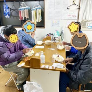 【夜勤支援員】【週2~3日】【重労働なし】【無資格可】【雇用保険...
