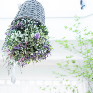 飾りながら生花からドライフラワーになる花のインテリアの画像