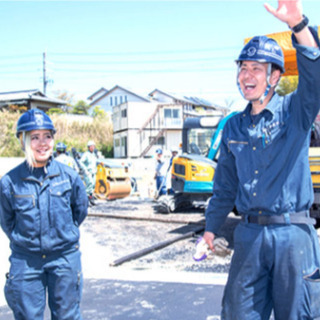 【未経験歓迎】男女活躍中の舗装工事作業員！٩(ˊᗜˋ*)و昇給随時・賞与年２回だからめちゃくちゃ稼げる！！の画像