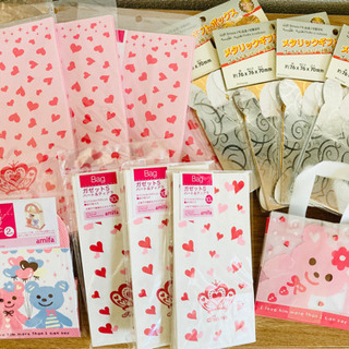 ラッピングバッグ　紙の箱　ビニール　手提げ　包装