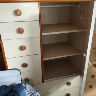 洋服タンスの画像