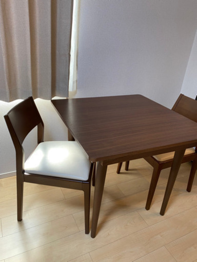 【美品】ダイニングテーブルイス2脚セット
