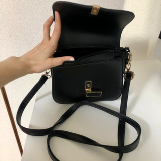 未使用のショルダーバッグの画像