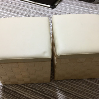 収納イス