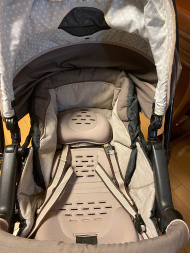 美品　Combiベビーカー　メチャカルハンディ　オート4キャス　エッグショック