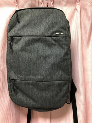incaseリュックサック