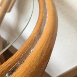 藤のテーブル（中古）の画像