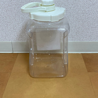 バックスバリューの純水ボトルの画像