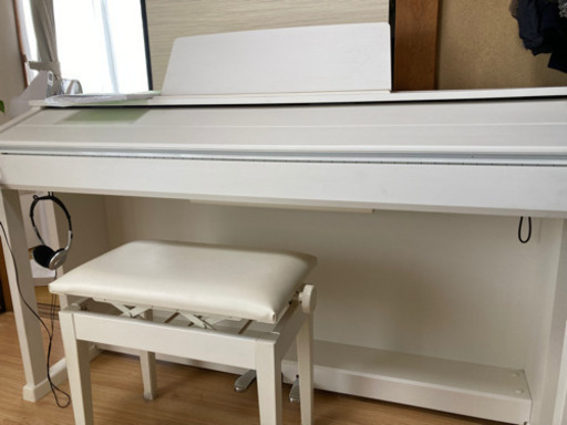 電子ピアノ　カシオ　セルビアーノ　白　AP-460