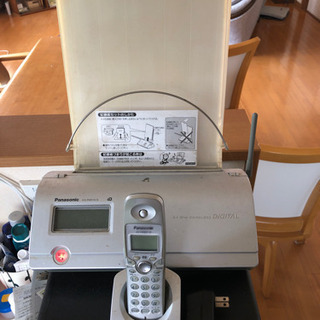 Panasonic FAX機能付き電話機です。無線子機有ります。