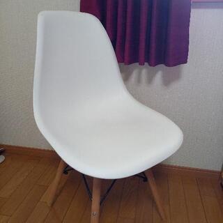 椅子　ぐらつきあり