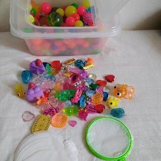 スーパーボールすくい　金魚