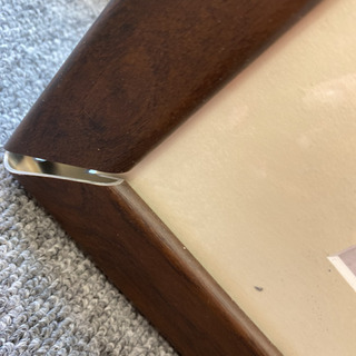 ★一部破損のためお引き取りなら0円☆重厚感ある大判サイズ　ダークブラウン額縁の画像