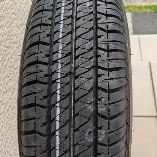 新品タイヤ一本の画像