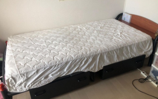 ベッド、マットレス　4000円