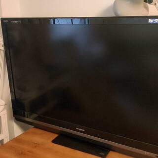 大型52インチ・BluRay対応テレビ・AQUOSの画像