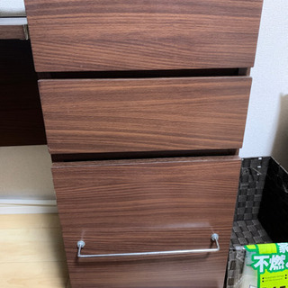 決まりました！LOWYA パソコンデスク ドレッサーの画像