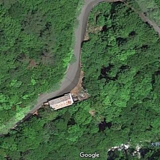 標高500ｍ　水の豊富な土地にある山荘　ポツンと一軒家　登記費用込み　