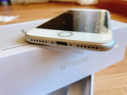 【売ります】Iphone8 SIMフリー 64GB シルバー